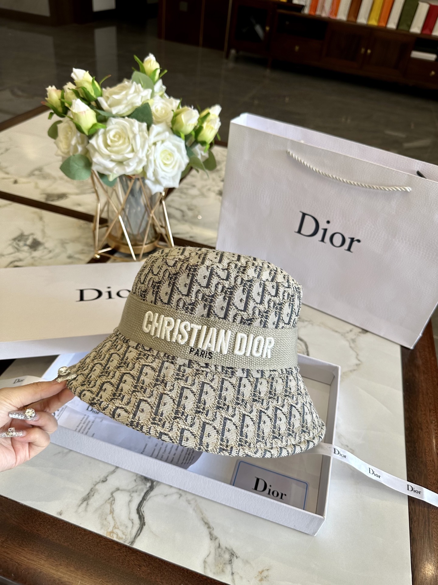 dior hat model 03